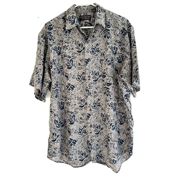 Caribbean Roundtree and Yorke Men Short Sleeve Button Up size L 100% Rayon - Picture 1 of 3